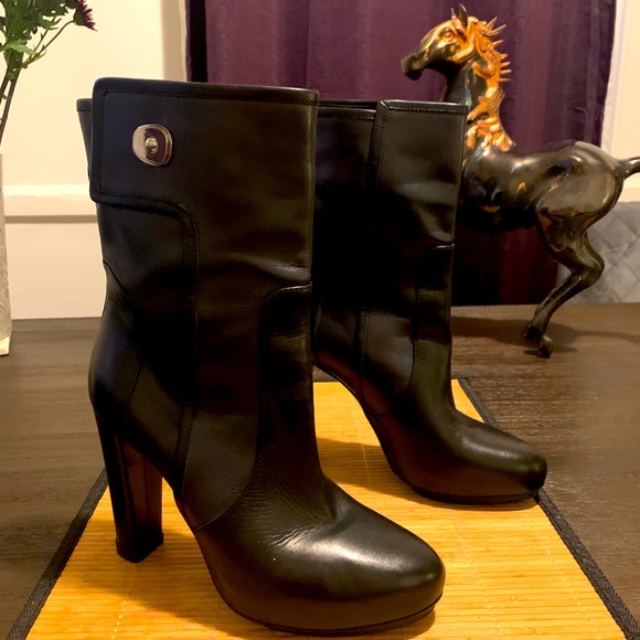 HP💎- Balenciaga Two Toned Black Leather Boots - Picture 3 of 13